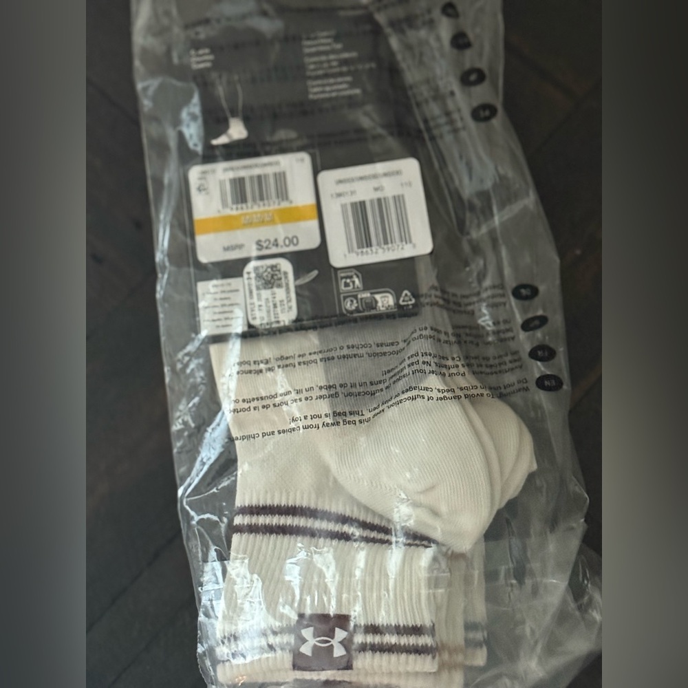 UA SPORTSWEAR COTTON LIGHTWEIGHT QUARTER SOCKS